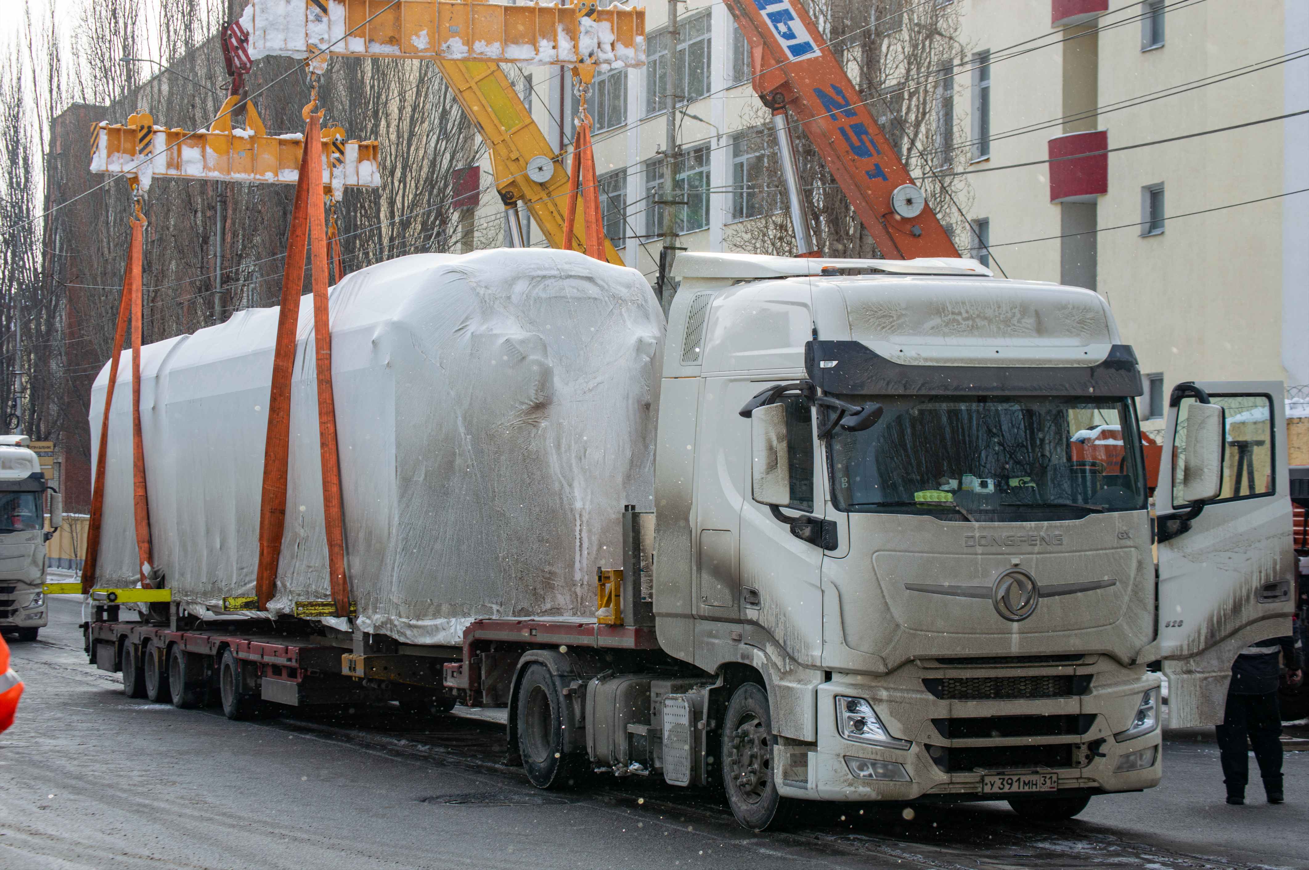 В Саратов прибыл первый трёхсекционный трамвай Витязь-М